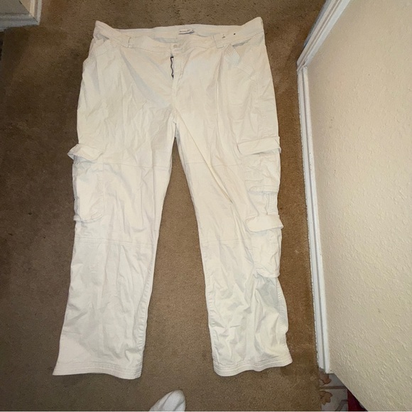 Abercrombie & Fitch Pants - Abercrombie & Fitch‎ White Cargo Pants